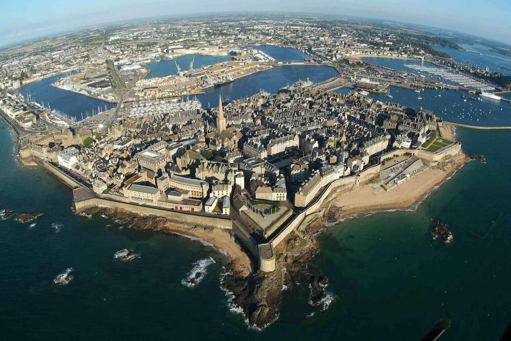 La Au Fond Du Jardin - 300m De La Privatunterkunft Saint-Malo